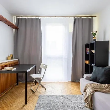 Urban Chic - Cozy One-bedroom In Warsaws Vibrant Center, Zelazna Street Warszawa