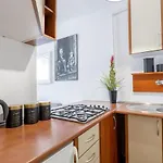 Apartment Urban Chic - Cozy One-bedroom In Warsaws Vibrant Center, Zelazna Street Warsaw