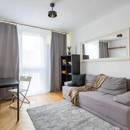 Urban Chic - Cozy One-bedroom In Warsaws Vibrant Center, Zelazna Street *