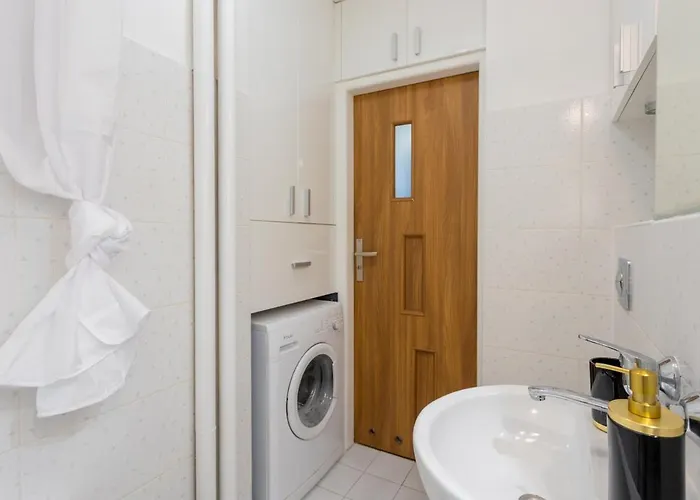 شقة Urban Chic - Cozy One-bedroom In Warsaws Vibrant Center, Zelazna Street وارسو