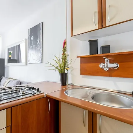 アパート Urban Chic - Cozy One-bedroom In Warsaws Vibrant Center, Zelazna Street